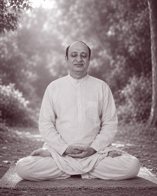 Param Pujya Baalyogi Brahmachari Shri Mast Daduram Bapuji in meditation